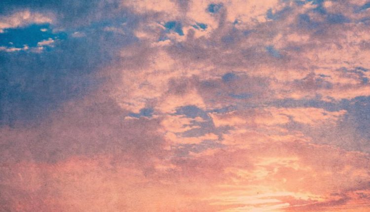 آسمان در لحظه غروب