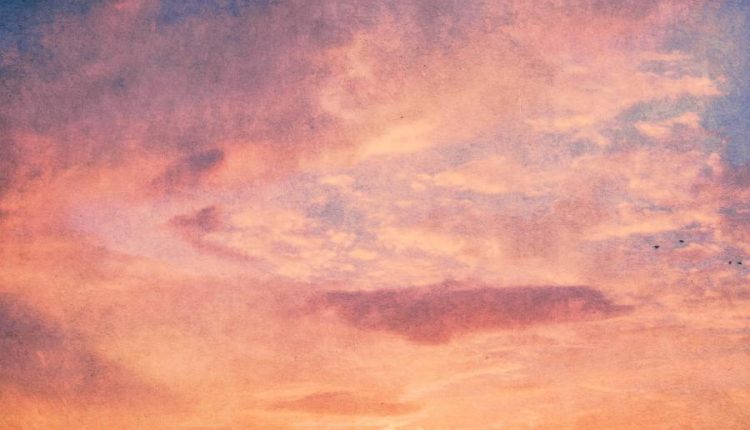 آسمان در لحظه غروب