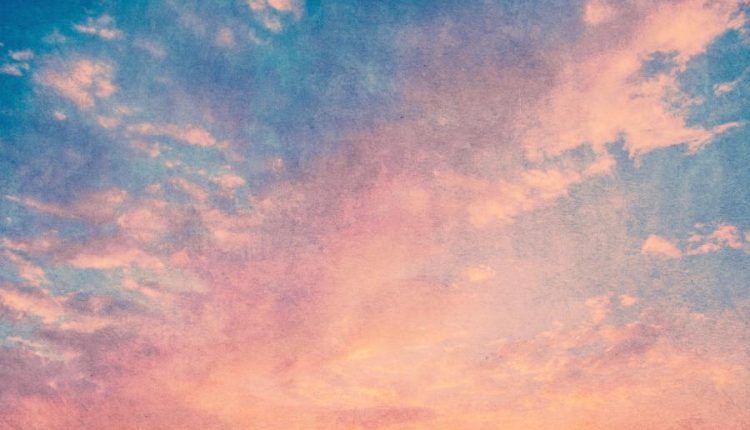 آسمان در لحظه غروب