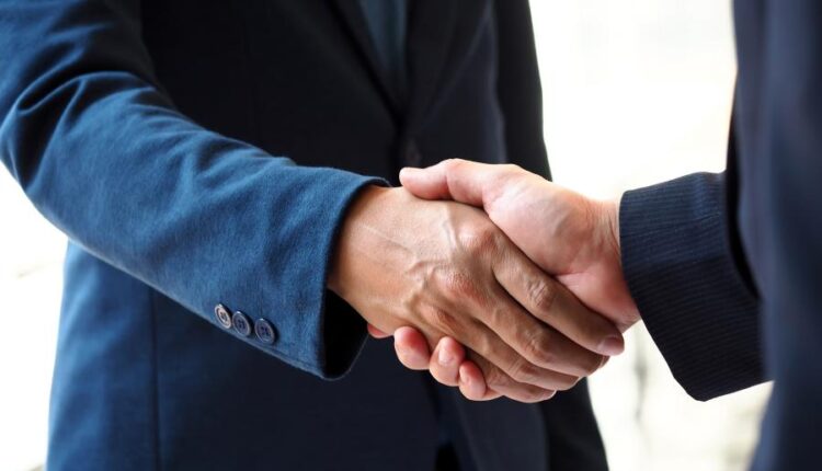 استوک دست دادن در فضای تجاری