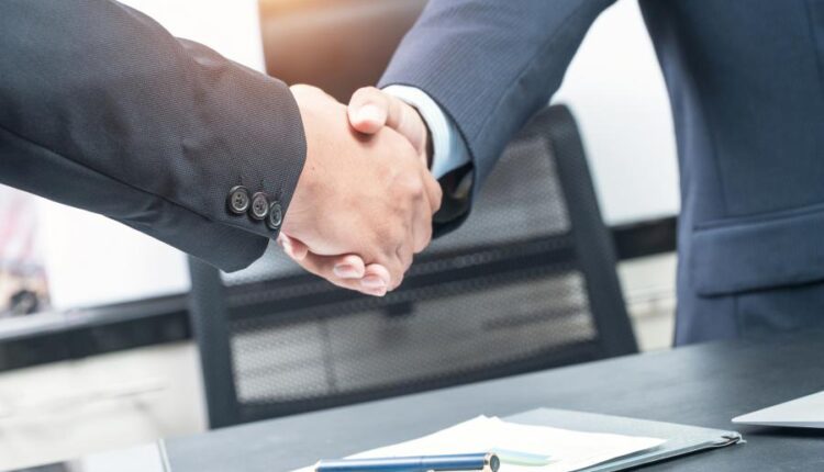 استوک دست دادن در فضای تجاری