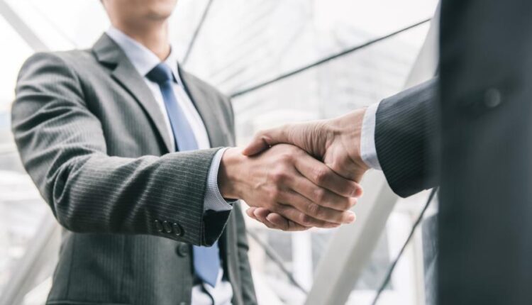 استوک دست دادن در فضای تجاری