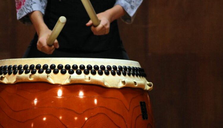 تصاویر استوک سازهای کوبه ای