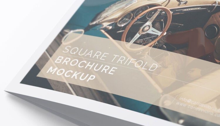 موکاپ زیبای بروشور مربعی