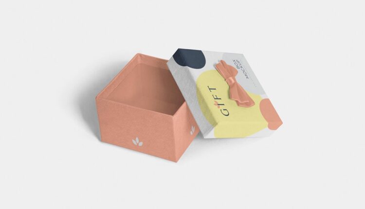 موکاپ جعبه هدیه مربعی