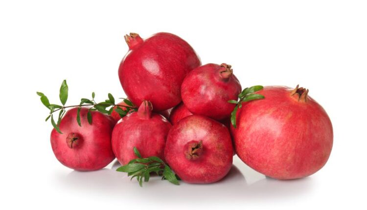 عکس استوک انار   Photo Pomegranate And Leaf Isolated