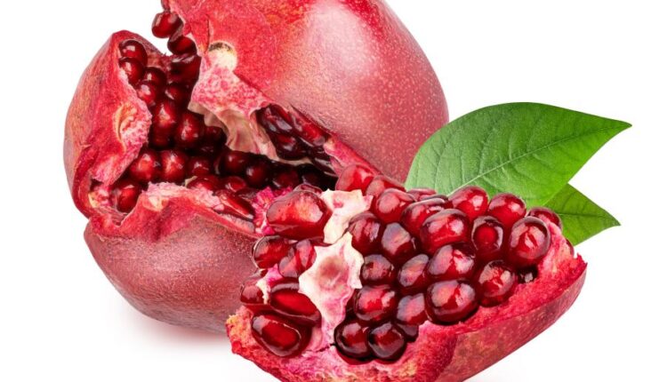 عکس استوک انار   Photo Pomegranate And Leaf Isolated