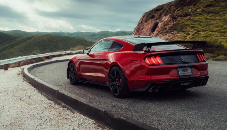 عکس زمینه ماشین اسپرت