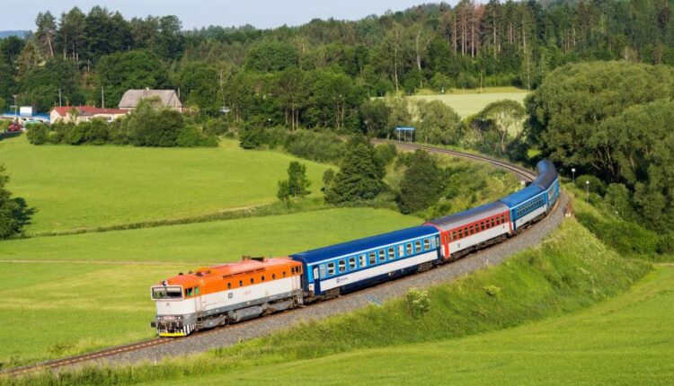 عکس زمینه قطار