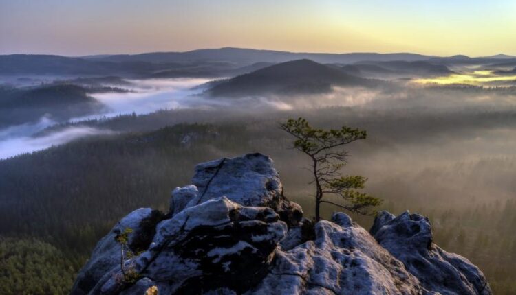 تصویر زمینه کوه
