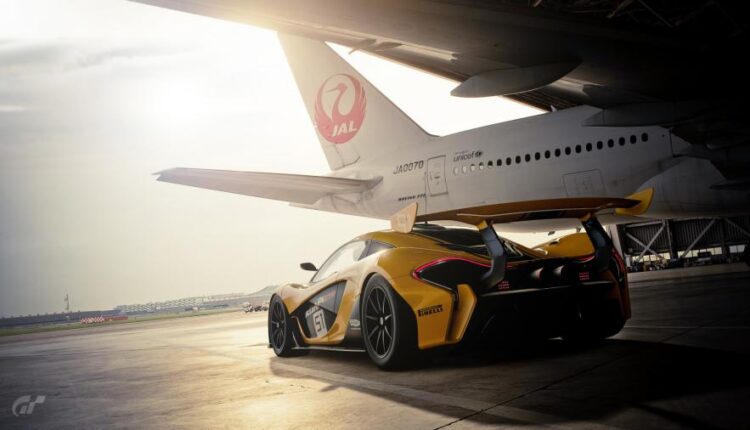 تصویر زمینه ماشین اسپرت