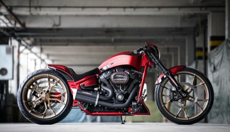 تصویر زمینه موتور