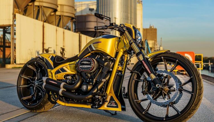 تصویر زمینه موتور