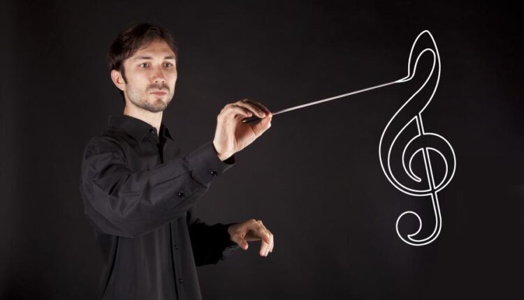 عکس استوک رهبر ارکستر   symphonic orchestra of opera