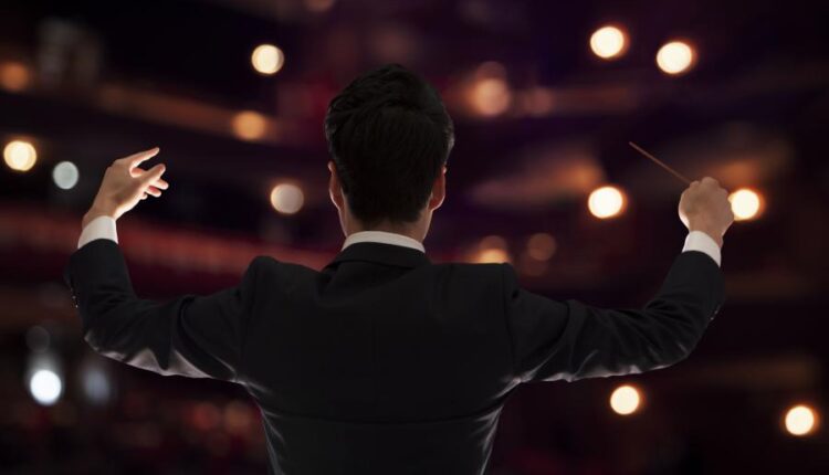عکس استوک رهبر ارکستر   symphonic orchestra of opera