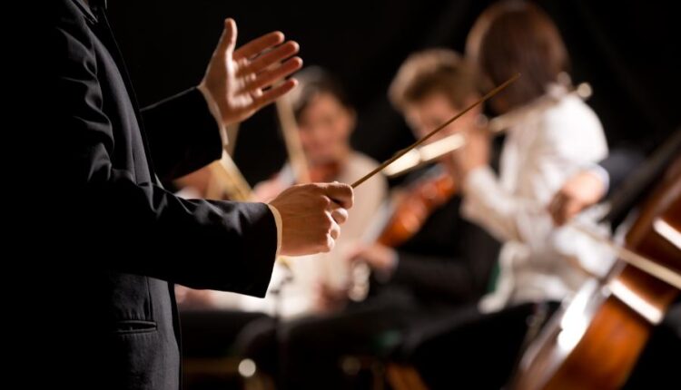عکس استوک رهبر ارکستر   symphonic orchestra of opera