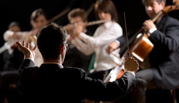 عکس استوک رهبر ارکستر   symphonic orchestra of opera
