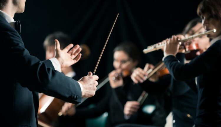 عکس استوک رهبر ارکستر   symphonic orchestra of opera