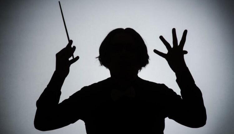 عکس استوک رهبر ارکستر   symphonic orchestra of opera