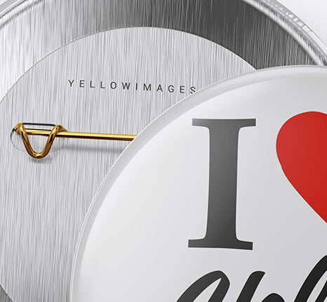 موکاپ جذاب پیکسل   Two Button Pins Mockup