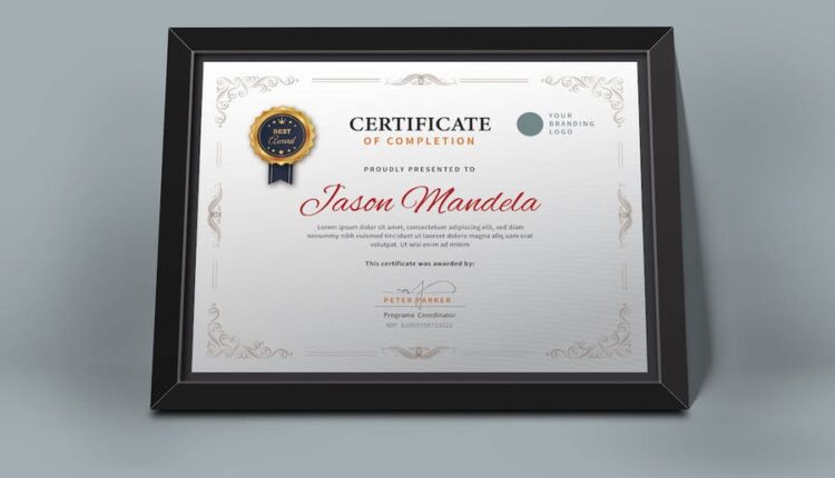 فایل لایه باز قالب مدرک و گواهینامه   Certificate Template Pro