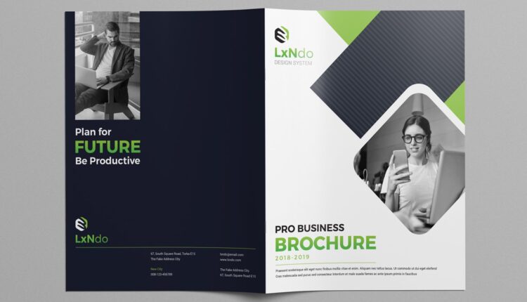 فایل لایه باز کاتالوگ تجاری   Bifold Brochure