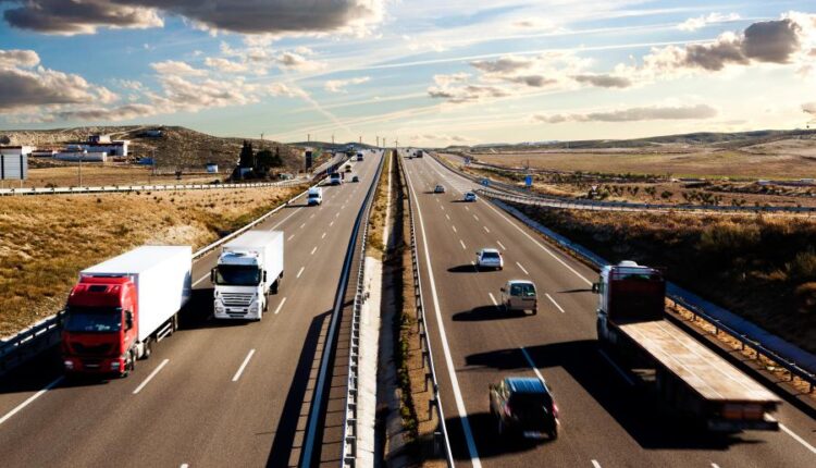 تصاویر استوک ترافیک شهری   City traffic