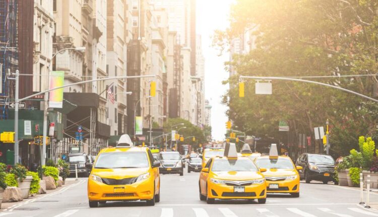 تصاویر استوک ترافیک شهری   City traffic