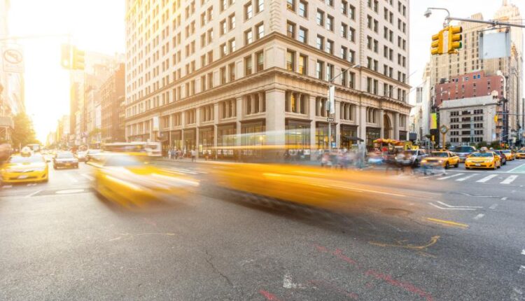 تصاویر استوک ترافیک شهری   City traffic