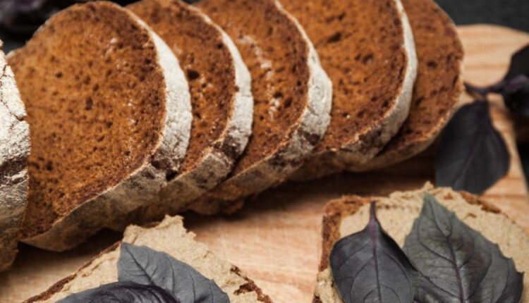 عکس های استوک نان و پنیر   Parmesan and bread