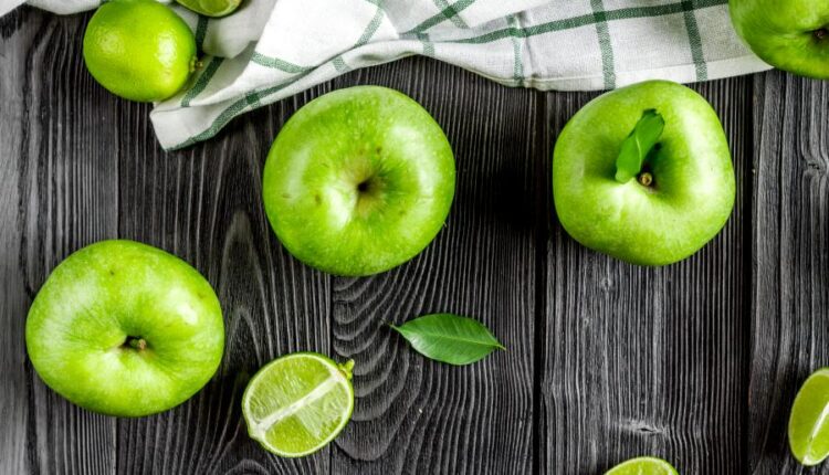 تصاویر استوک سیب سبز   Green apples