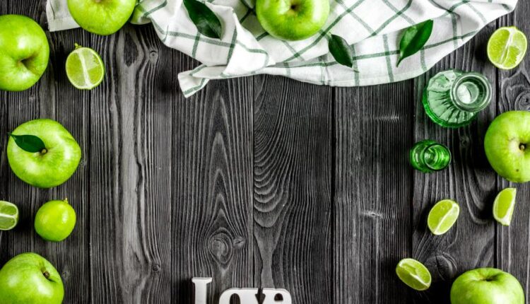 تصاویر استوک سیب سبز   Green apples