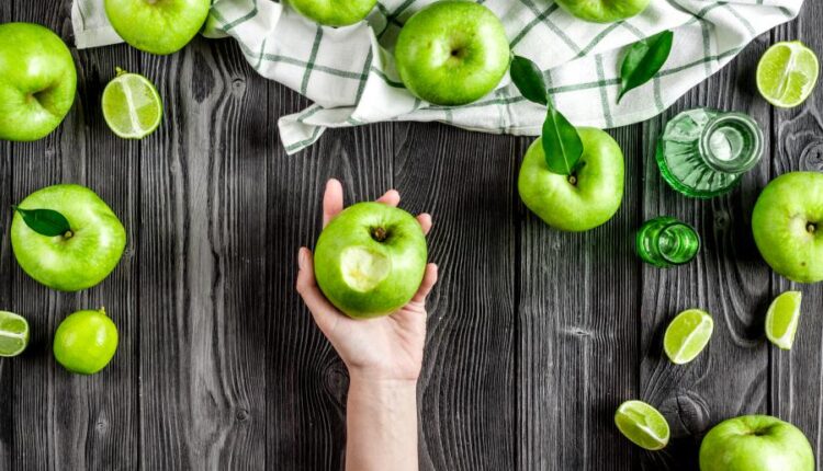 تصاویر استوک سیب سبز   Green apples