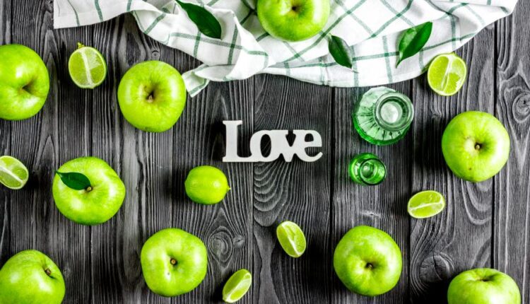 تصاویر استوک سیب سبز   Green apples