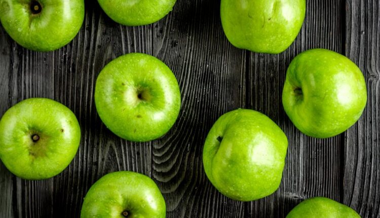 تصاویر استوک سیب سبز   Green apples