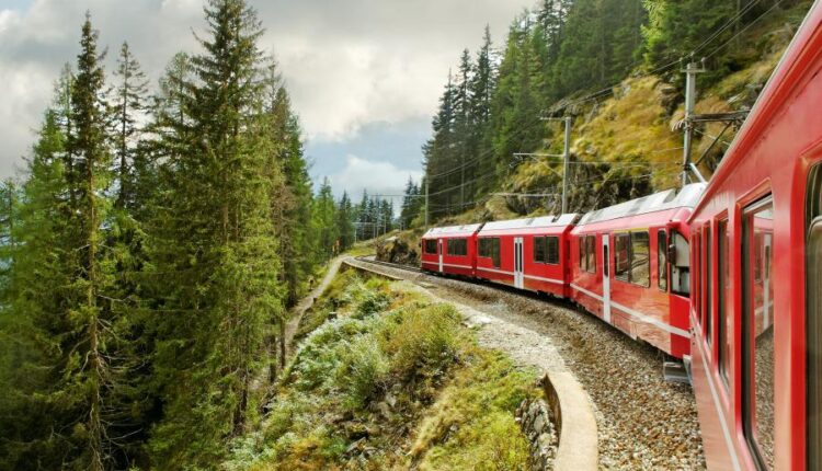 تصاویر استوک قطار پر سرعت مدرن   Modern train