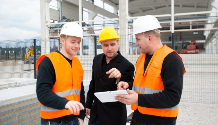 سری اول تصاویر استوک کارگران ساختمانی   Construction workers