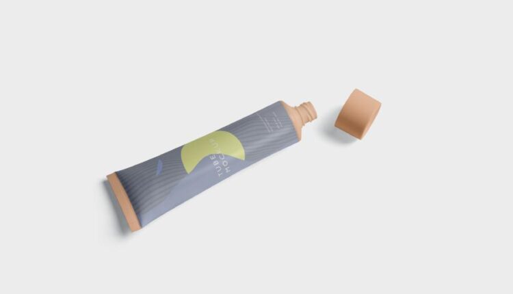 موکاپ زیبای بسته بندی کرم آرایشی   Paste Tube Mockups