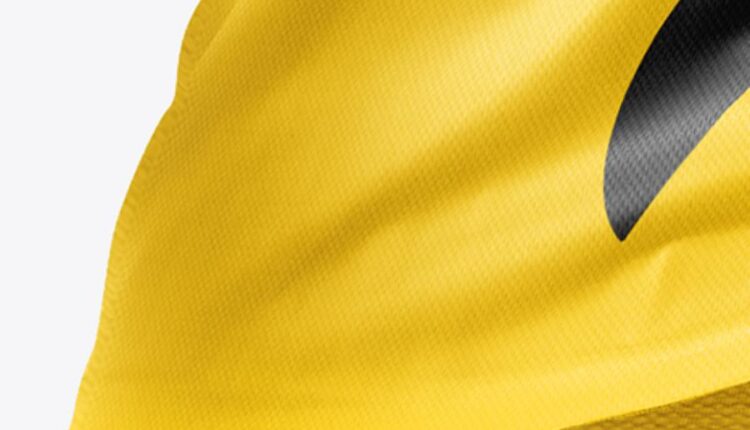 موکاپ تی شرت مردانه در حال حرکت   Men’s T Shirt Mockup