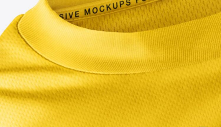 موکاپ تی شرت مردانه در حال حرکت   Men’s T Shirt Mockup