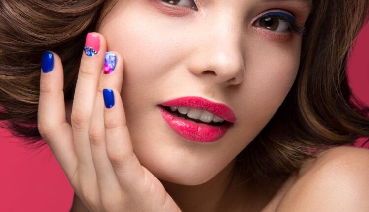 تصاویر استوک آرایش زنانه   Beautiful girl with make up