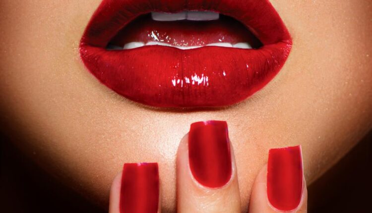 تصاویر استوک آرایش زنانه   Beautiful girl with make up