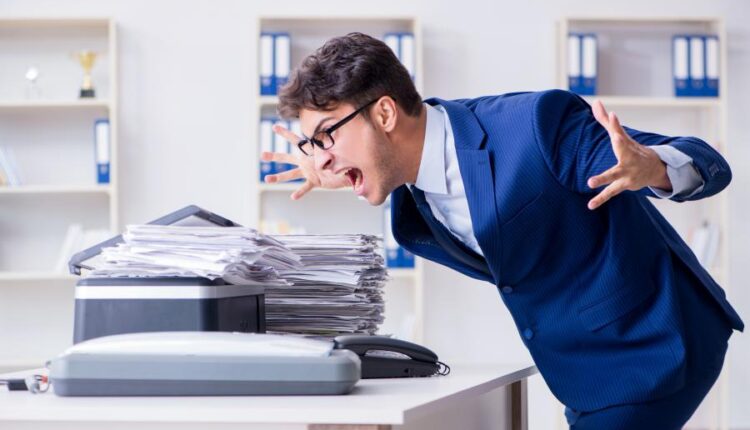 تصاویر استوک شرکت و اداره   Business head at office