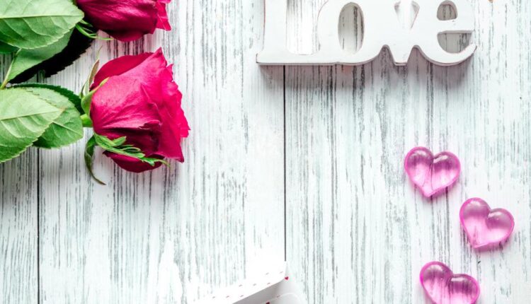 عکس استوک روز ولنتاین   Concept Valentine Day with Flower