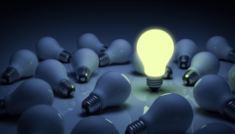 عکس استوک مصرف بهینه برق   Energy saving light bulb