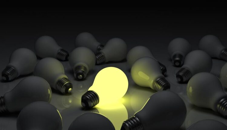 عکس استوک مصرف بهینه برق   Energy saving light bulb