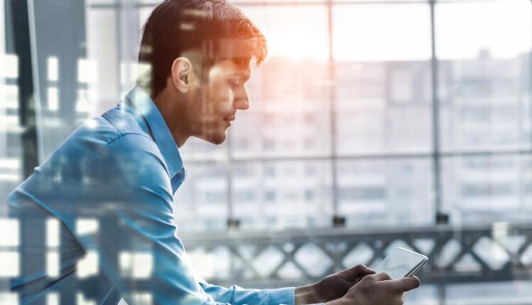 عکس استوک فضای فکری یک تاجر   Businessman in office