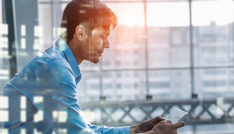 عکس استوک فضای فکری یک تاجر   Businessman in office