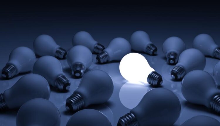 عکس استوک مصرف بهینه برق   Energy saving light bulb