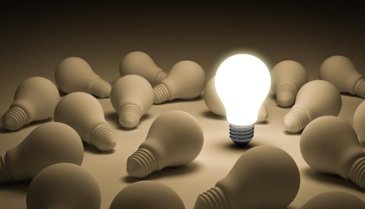 عکس استوک مصرف بهینه برق   Energy saving light bulb